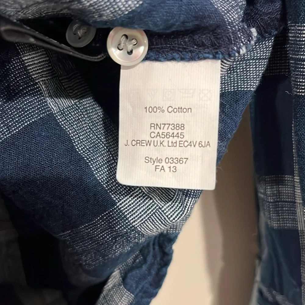 J.CREW Boy Fit Women’s 2 Navy White Plaid Long Sleeve Button Down Shirt Cotton